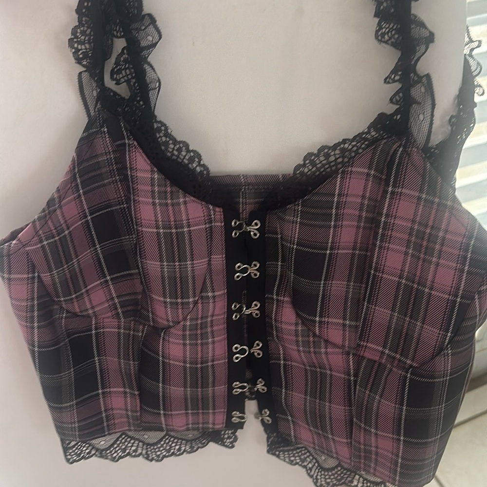 Small purple and black beautiful top!
